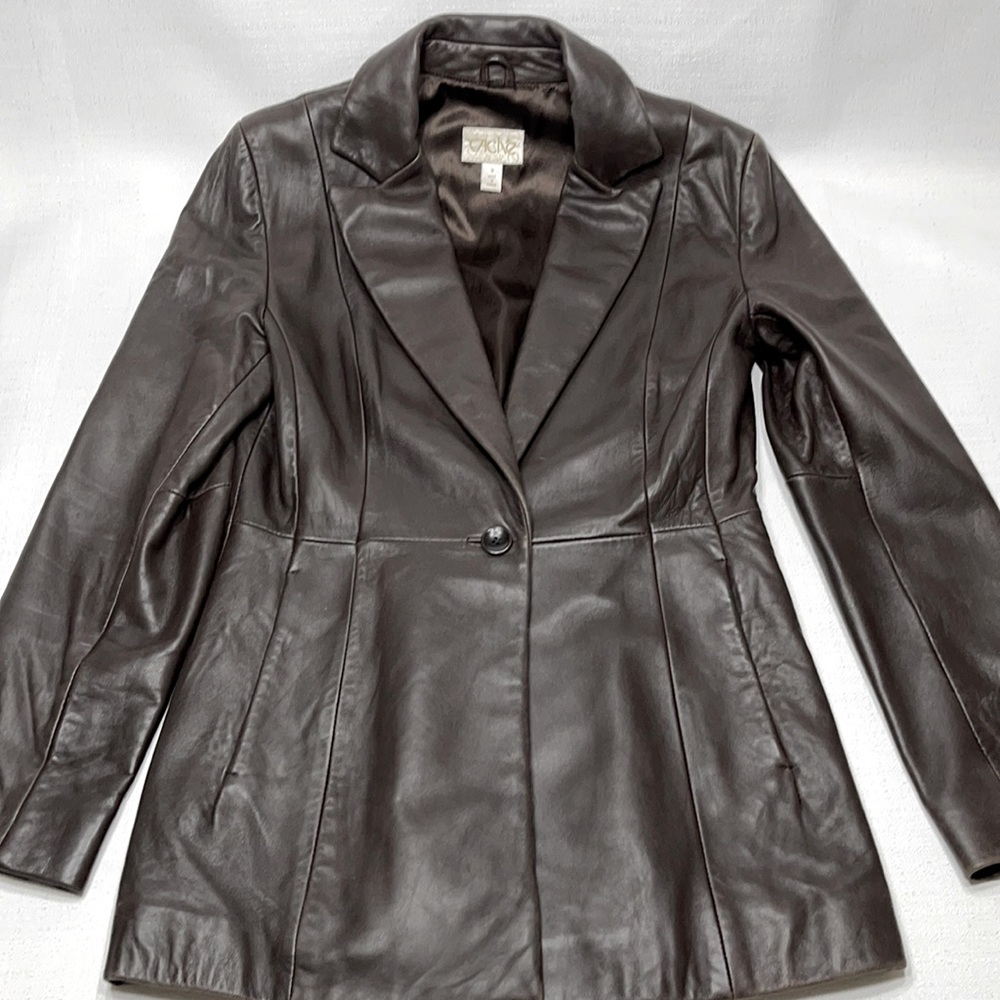 Cache Beautiful 100% leather coat size 8 lightly used MINT condition brown color